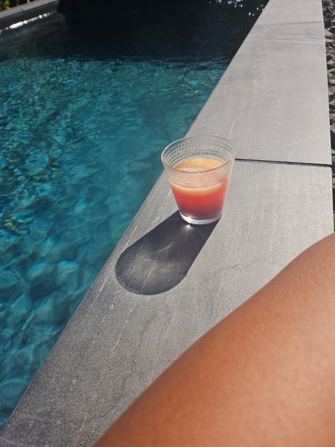 Jus d’ananas maison au super-aliment violet Ube  alternative naturelle au lait